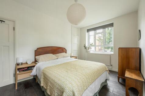 Chatsworth Estate, E5