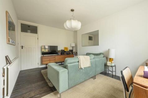 Chatsworth Estate, E5