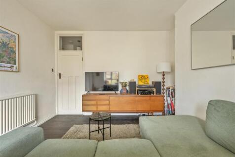 Chatsworth Estate, E5