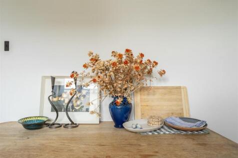 Chatsworth Estate, E5