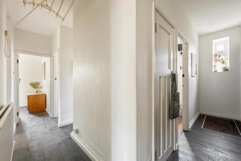 Chatsworth Estate, E5