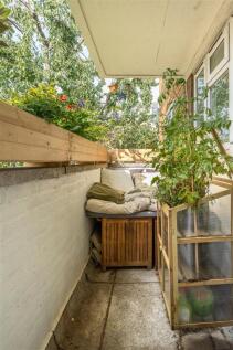 Chatsworth Estate, E5