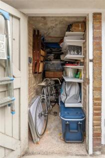 Chatsworth Estate, E5