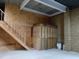 U17_Warehouse_corner_1