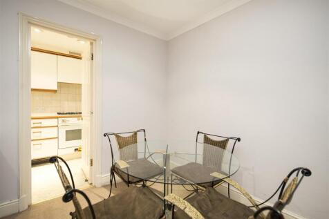 5, 58-59 Hyde Park Gate Dining Area HR copy.jpg