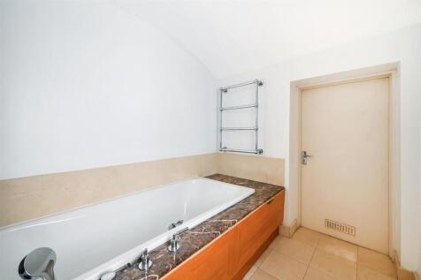 Bathroom.jpg