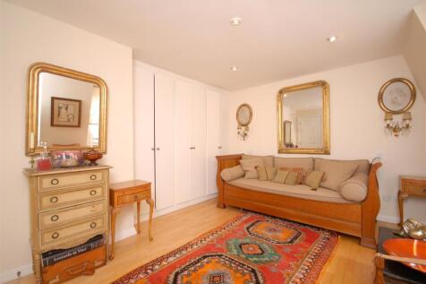 50 Queen&#39;s Gate Mews Bed 2 Hi-Res.jpg