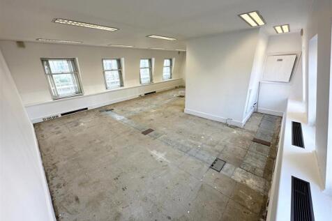 15_LEMAN STREET FLOOR 4 ROOM 1.jpg