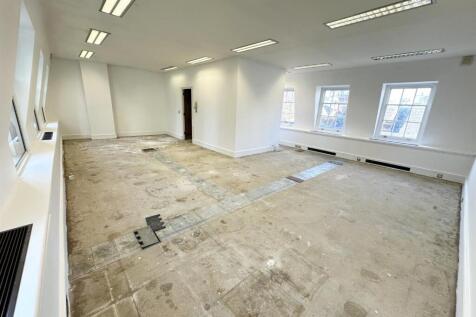 16_LEMAN STREET FLOOR 4 ROOM 2.jpg