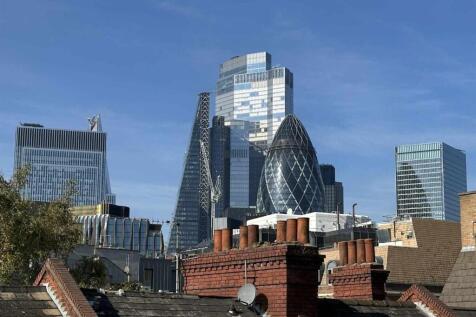 17_CITY OF LONDON VIEW FROM LEMAN STREET 4TH FLOOR