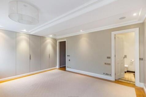 Bedroom .jpg