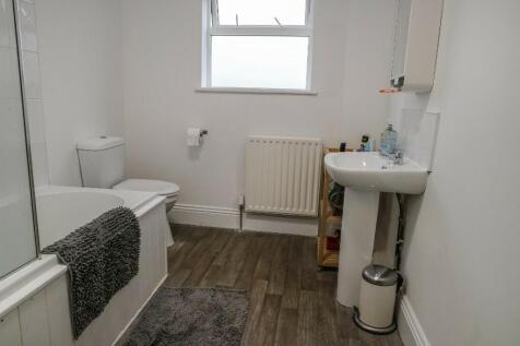 Communal Bathroom 