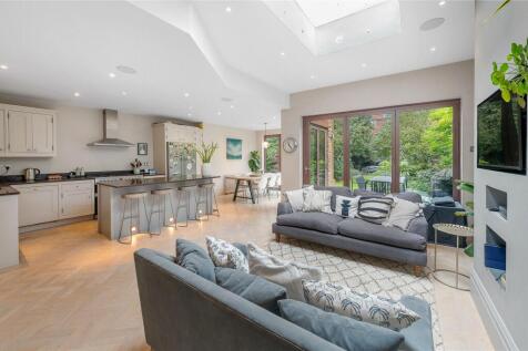 Kitchen/ Reception