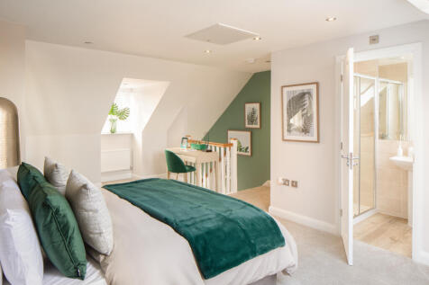 DWH ParcFfermWen Kennett 3Bed main bed with en suite