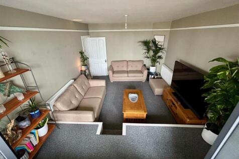 Living Room 1.jpg