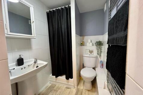 Shower room1.jpg