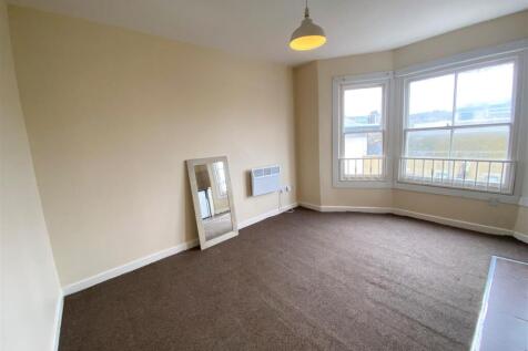 Living Room.jpg