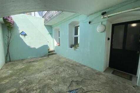 Front Courtyard.jpeg