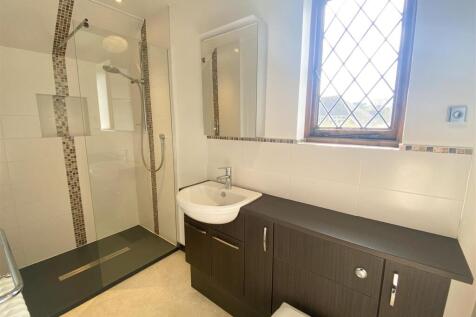 Shower Room.jpg