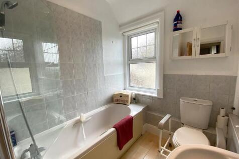 Bathroom.jpg