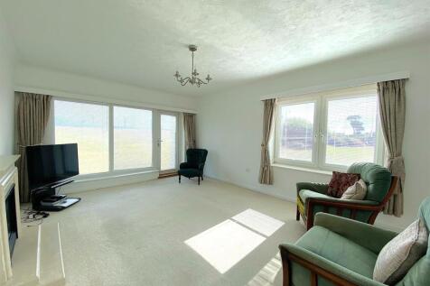 4 Tobago - Lounge1.jpg