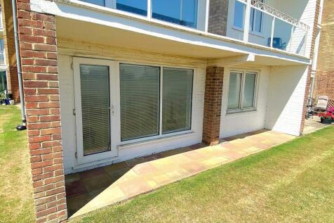 4 Tobago - Patio.jpg