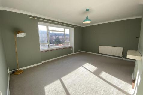 Living room (2).jpeg