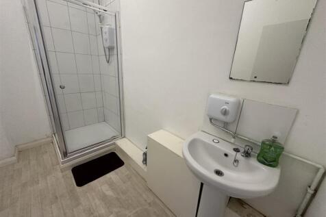 Communal shower room.jpg