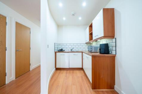 Avery Property000...
