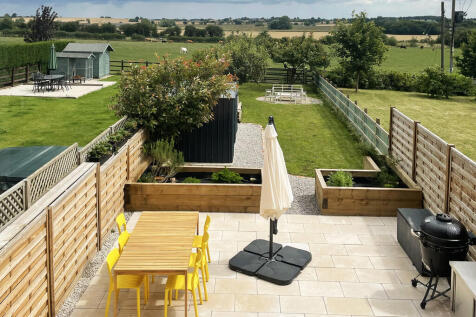 05 - rear garden