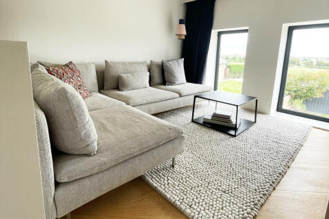 06 - living room ...