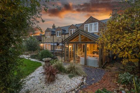 34a High street twilight.jpg