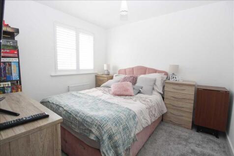 Bedroom 3 ( rear )