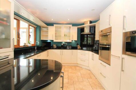 Kitchen / Dining