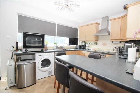 DINING ROOM/KITCHEN