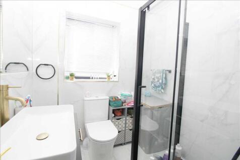 Main Shower Room
