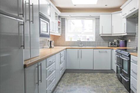 Kitchen /