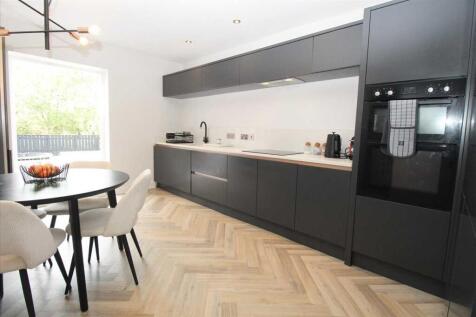 Kitchen / Dining