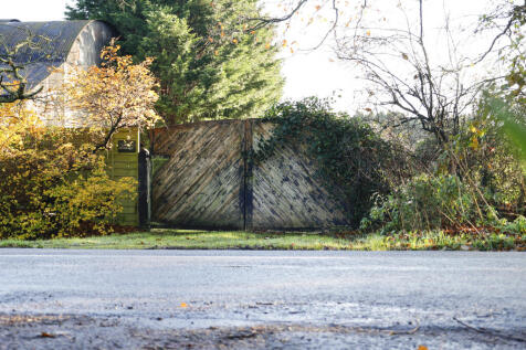 Broadford Bridge Road, West Chiltington, RN20 2LF 