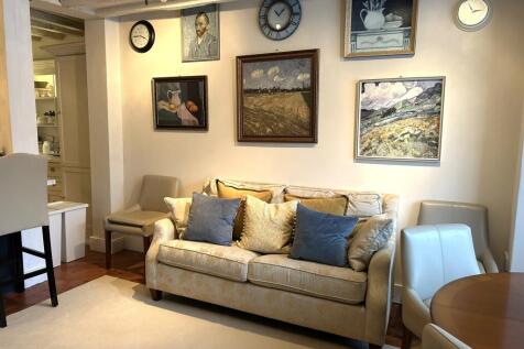 Dining area (3).jpeg