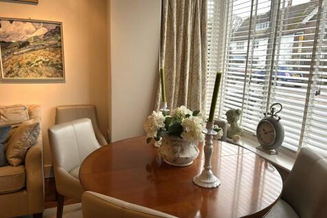 Dining area (2).jpeg