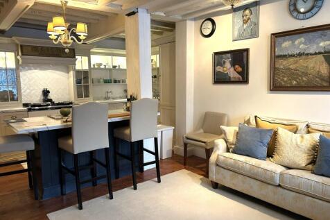 Dining area (4).jpeg