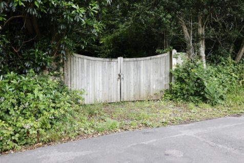 Tennysons Lane, Haselmere, GU27 3AF NB 25