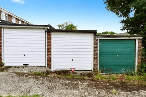 Garage in Block