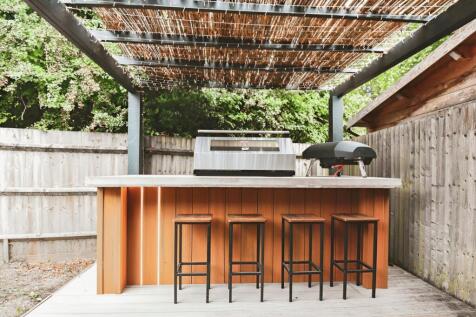 Garden Bar Area