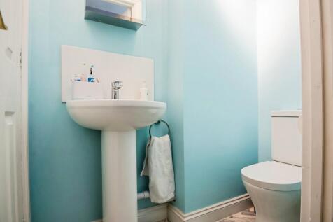 Ensuite Toilet