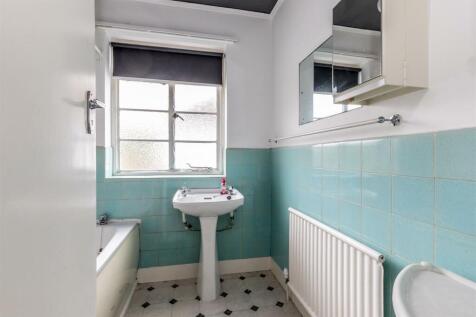 The Dell, Westbury on Trym Bathroom.jpg