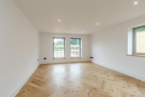 Ashgrove Ave, Abbotts LEigh Bed 4.jpg