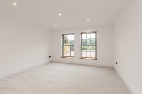 Ashgrove Ave, Abbotts Leigh Bed 2.jpg