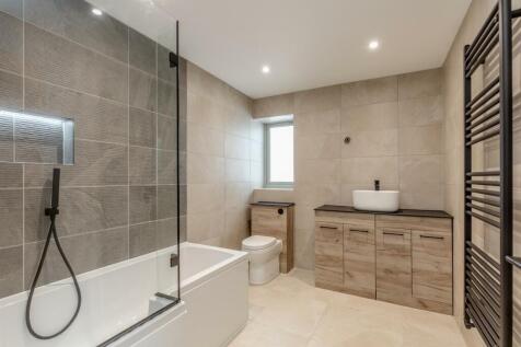 Ashgrove Ave, Abbotts Leigh Bathroom.jpg
